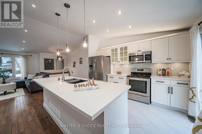 3294 RHONDA VALLEY DRIVE, Mississauga (Mississauga Valleys), Ontario, L5A3E9