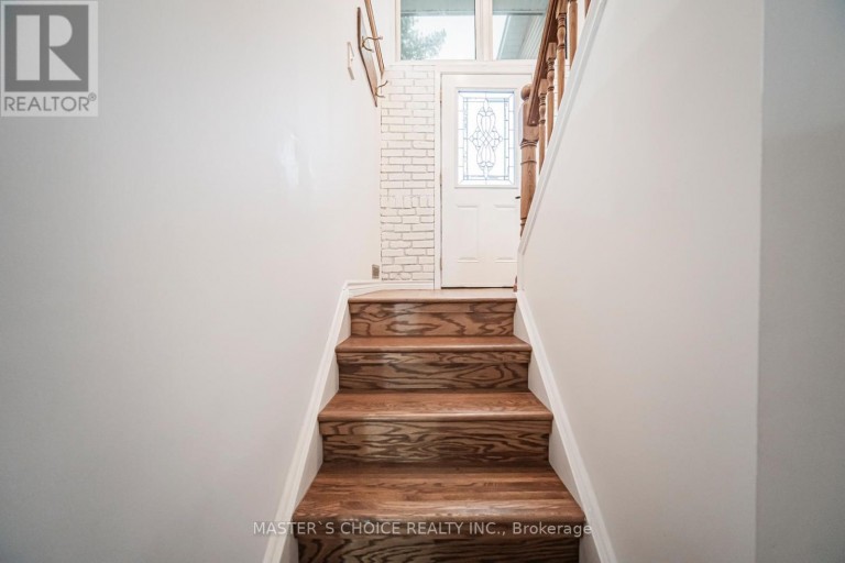 3294 RHONDA VALLEY DRIVE, Mississauga (Mississauga Valleys), Ontario, L5A3E9