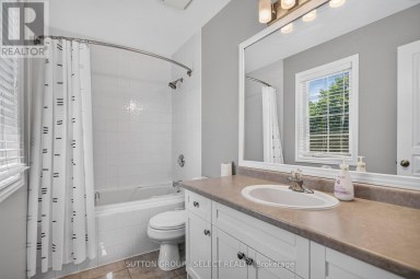1647 BAYSWATER CRESCENT London North (North E) Ontario photo 20