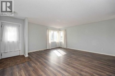 16 Centennial Drive Fort McMurray Alberta photo 3