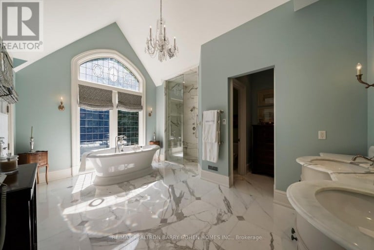 113 DONWOODS DRIVE, Toronto (Bridle Path-Sunnybrook-York Mills), Ontario, M4N2G7