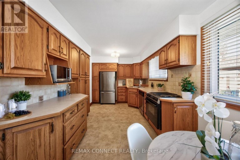 42 BAINHART CRESCENT, Toronto (Woburn), Ontario, M1H2R3
