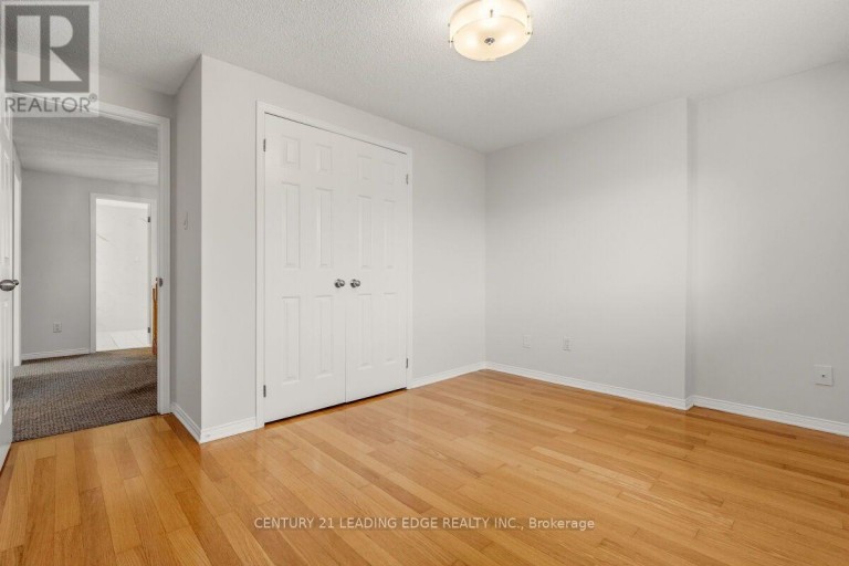 2409 BUTTERNUT CRESCENT, Burlington (Headon), Ontario, L7M3J7