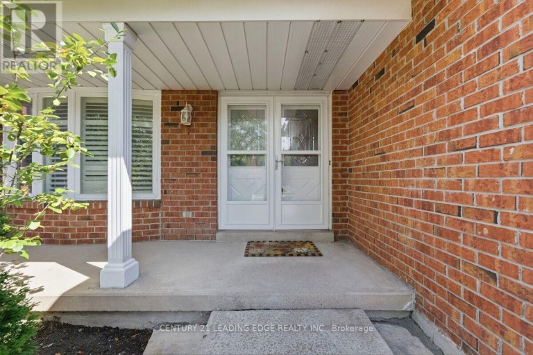 2409 BUTTERNUT CRESCENT, Burlington (Headon), Ontario, L7M3J7
