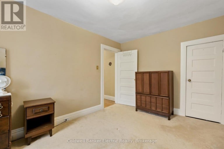553 CHAMBERLAIN STREET, Peterborough (Town Ward 3), Ontario, K9J4L6
