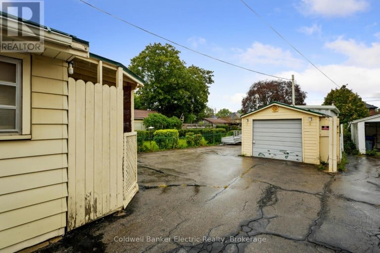553 CHAMBERLAIN STREET, Peterborough (Town Ward 3), Ontario, K9J4L6