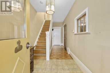 553 CHAMBERLAIN STREET Peterborough (Town Ward 3) Ontario photo 5