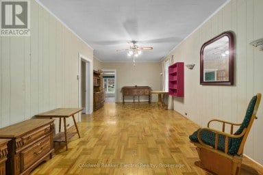 553 CHAMBERLAIN STREET Peterborough (Town Ward 3) Ontario photo 8