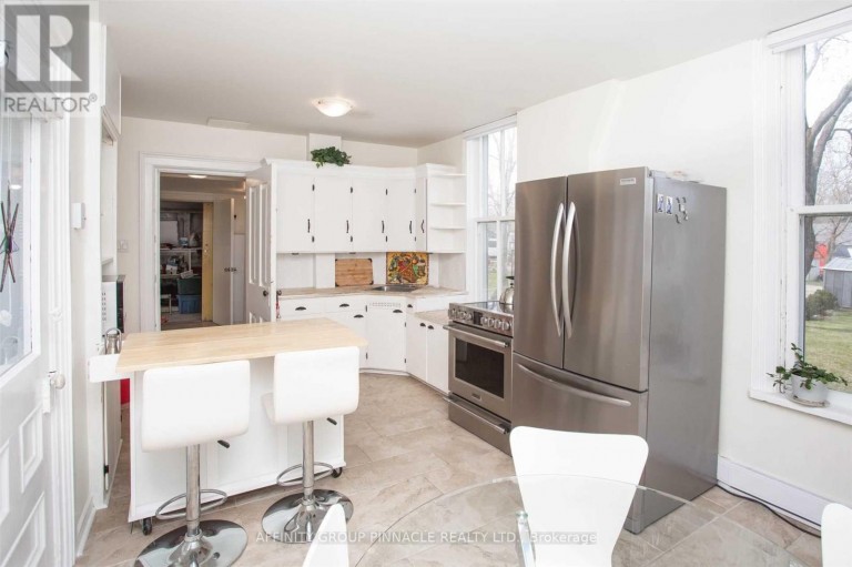 17 DODD STREET, Kawartha Lakes (Fenelon Falls), Ontario, K0M1N0