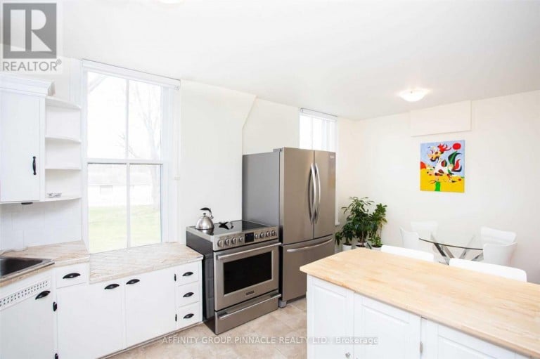 17 DODD STREET, Kawartha Lakes (Fenelon Falls), Ontario, K0M1N0