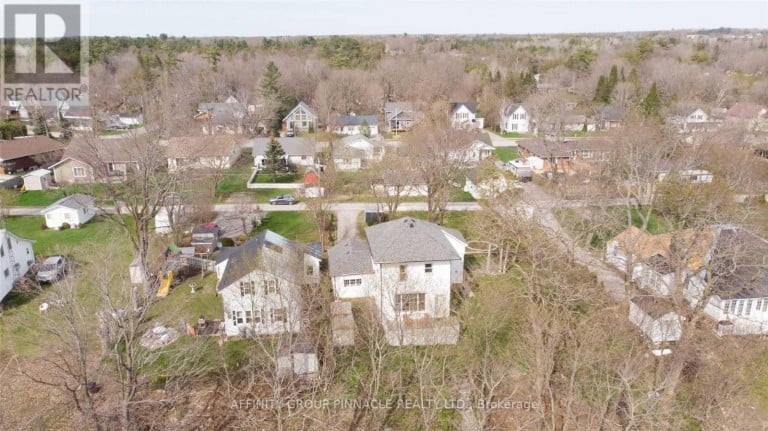 17 DODD STREET, Kawartha Lakes (Fenelon Falls), Ontario, K0M1N0