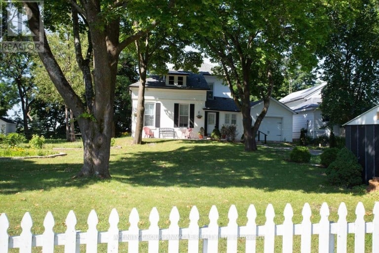 17 DODD STREET, Kawartha Lakes (Fenelon Falls), Ontario, K0M1N0