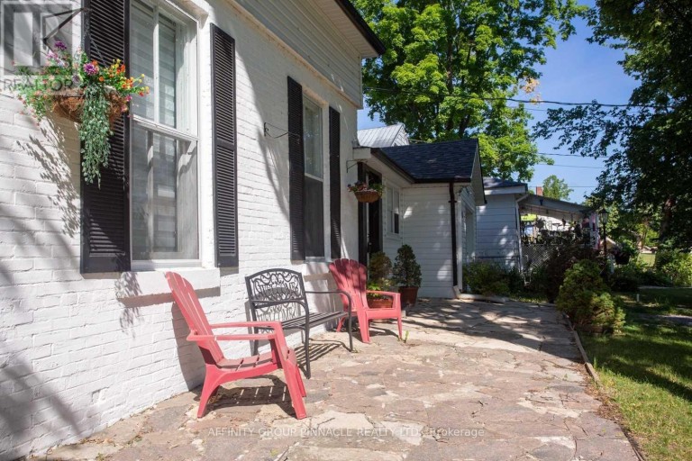 17 DODD STREET, Kawartha Lakes (Fenelon Falls), Ontario, K0M1N0