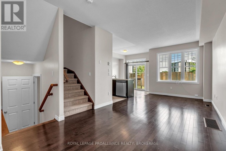 792 NEWMARKET LANE, Kingston (Rideau), Ontario, K7K6K7