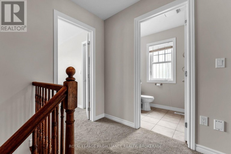 792 NEWMARKET LANE, Kingston (Rideau), Ontario, K7K6K7