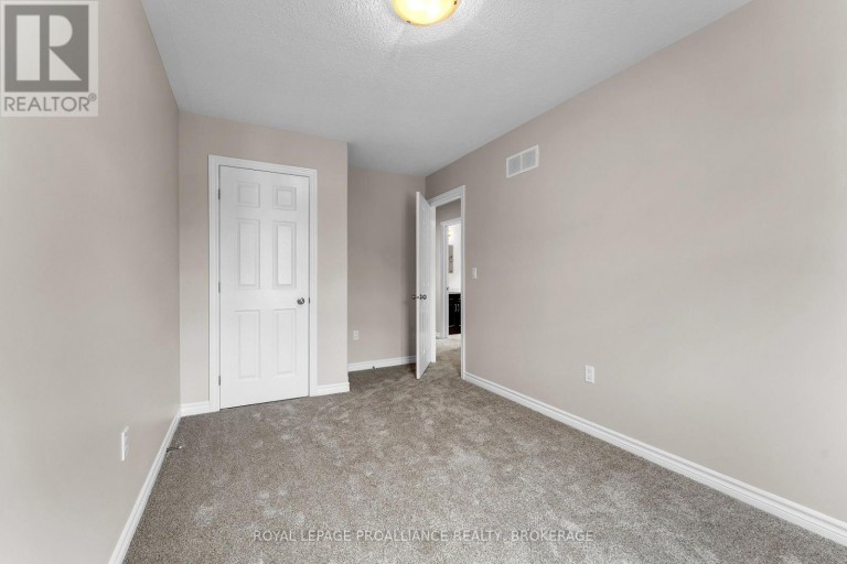 792 NEWMARKET LANE, Kingston (Rideau), Ontario, K7K6K7