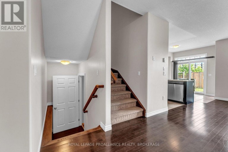 792 NEWMARKET LANE, Kingston (Rideau), Ontario, K7K6K7