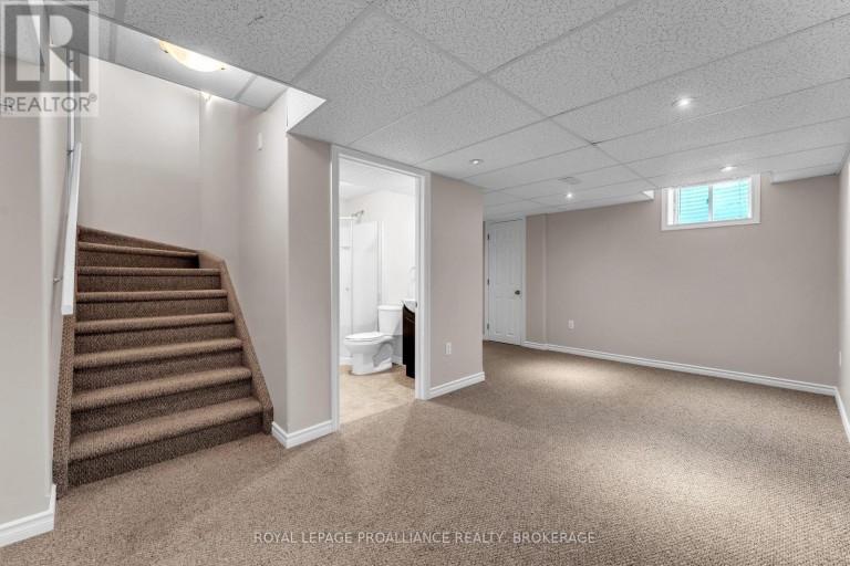 792 NEWMARKET LANE, Kingston (Rideau), Ontario, K7K6K7