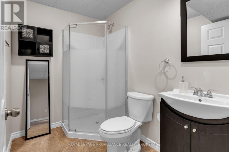 792 NEWMARKET LANE, Kingston (Rideau), Ontario, K7K6K7