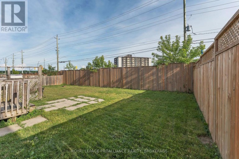 792 NEWMARKET LANE, Kingston (Rideau), Ontario, K7K6K7