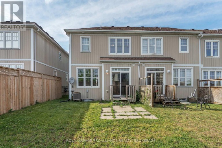 792 NEWMARKET LANE, Kingston (Rideau), Ontario, K7K6K7