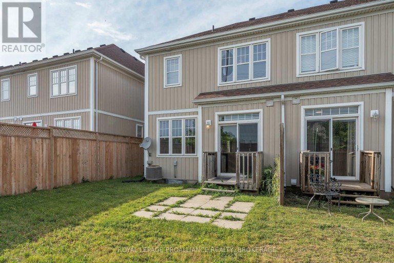 792 NEWMARKET LANE, Kingston (Rideau), Ontario, K7K6K7