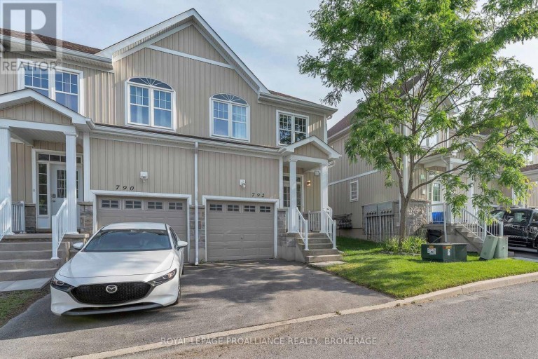 792 NEWMARKET LANE, Kingston (Rideau), Ontario, K7K6K7