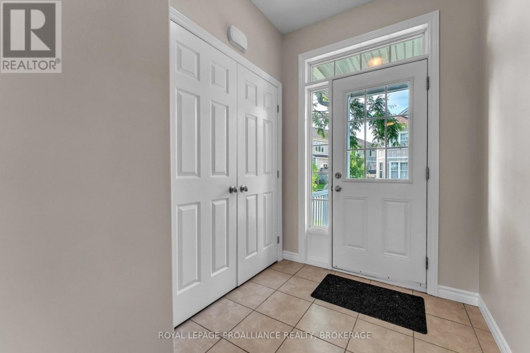 792 NEWMARKET LANE, Kingston (Rideau), Ontario, K7K6K7