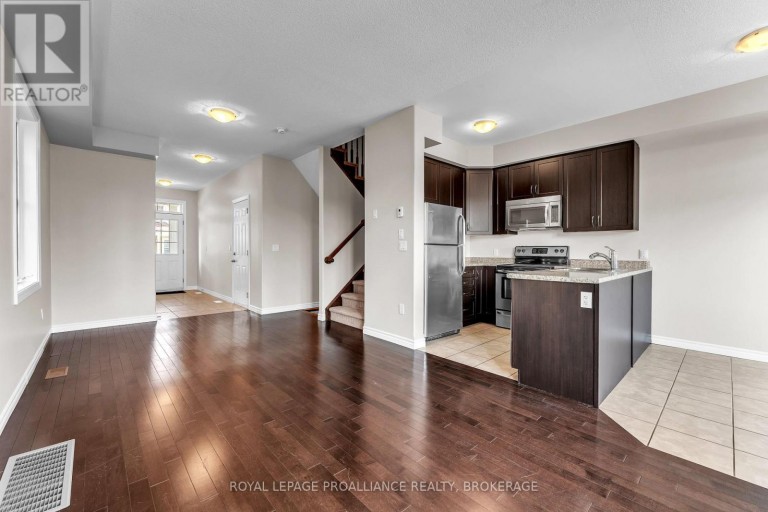 792 NEWMARKET LANE, Kingston (Rideau), Ontario, K7K6K7