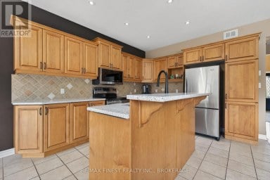 417 MCCALLUM STREET, Kingston (Kingston East (Incl Barret Crt)) Ontario