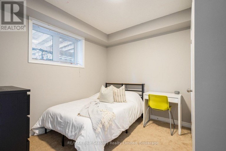 32 CHRISTY DRIVE, Wasaga Beach, Ontario, L9Z1C9
