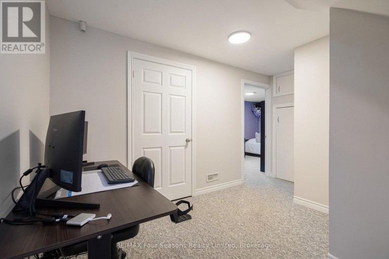 32 CHRISTY DRIVE, Wasaga Beach, Ontario, L9Z1C9