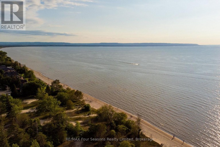 32 CHRISTY DRIVE, Wasaga Beach, Ontario, L9Z1C9