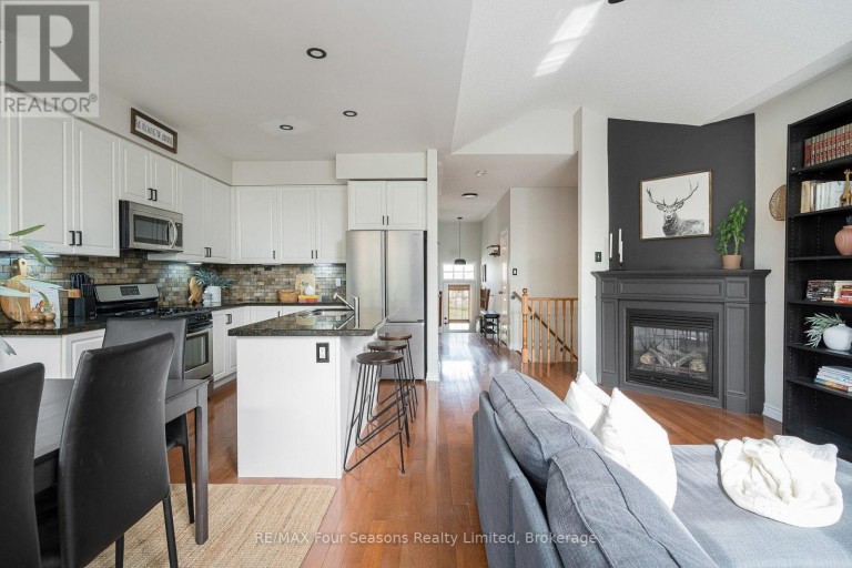 32 CHRISTY DRIVE, Wasaga Beach, Ontario, L9Z1C9