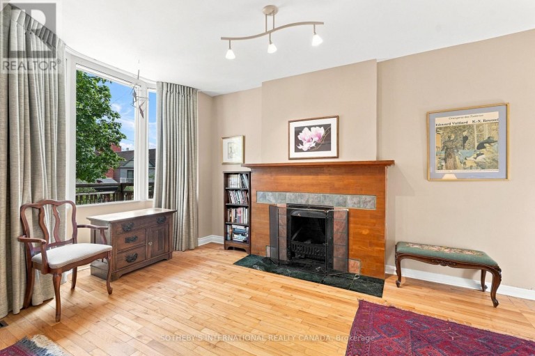 356 HOWLAND AVENUE, Toronto (Casa Loma), Ontario, M5R3B9
