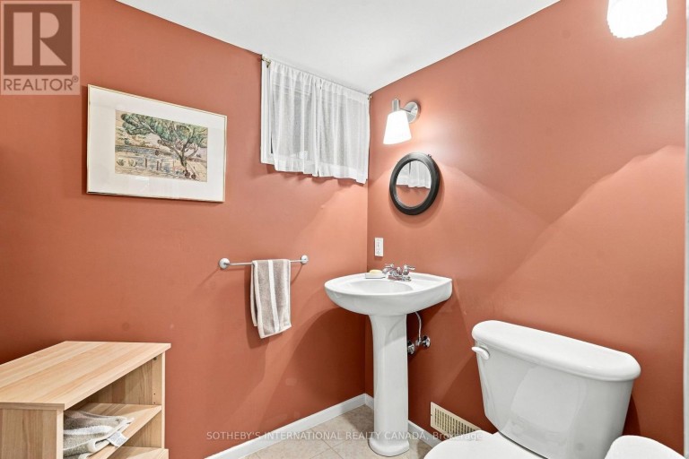 356 HOWLAND AVENUE, Toronto (Casa Loma), Ontario, M5R3B9
