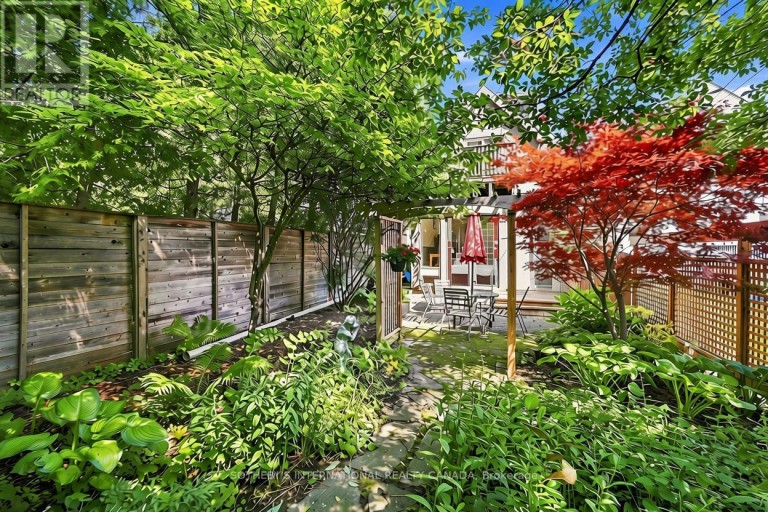 356 HOWLAND AVENUE, Toronto (Casa Loma), Ontario, M5R3B9