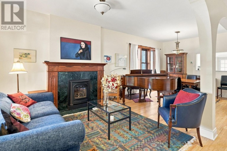 356 HOWLAND AVENUE, Toronto (Casa Loma), Ontario, M5R3B9