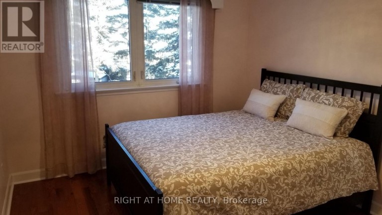 47 ROYWOOD DRIVE, Toronto (Parkwoods-Donalda), Ontario, M3A2C8