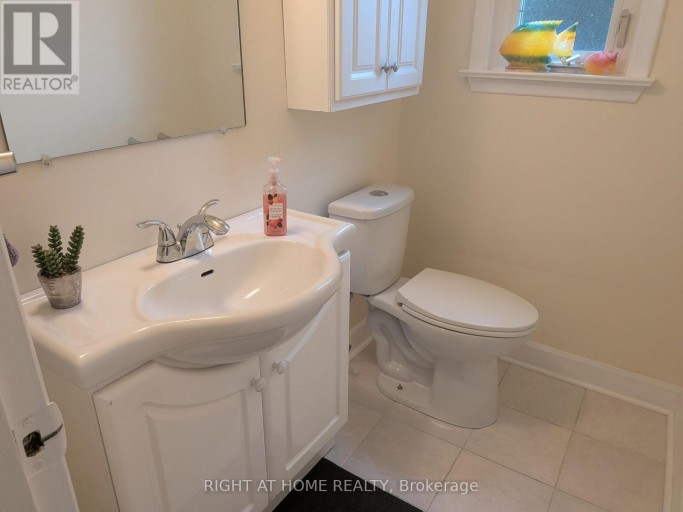 47 ROYWOOD DRIVE, Toronto (Parkwoods-Donalda), Ontario, M3A2C8