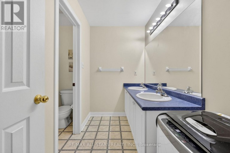 18 LANCASTER COURT, Georgina (Keswick South), Ontario, L4P4A1