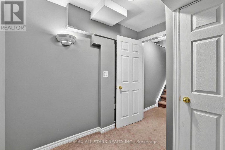 18 LANCASTER COURT, Georgina (Keswick South), Ontario, L4P4A1