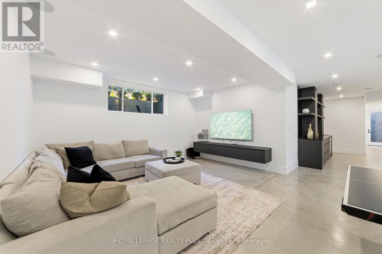 1189 TISDALE STREET, Oakville (WO West), Ontario, L6L2S9