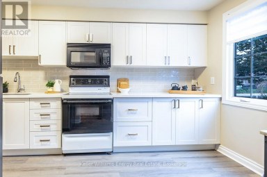340 POMPANO COURT Oshawa (Samac) Ontario photo 2