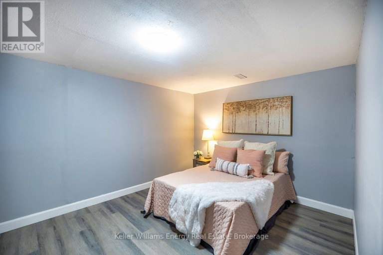 340 POMPANO COURT, Oshawa (Samac), Ontario, L1K1M9