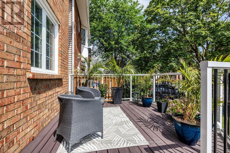 340 POMPANO COURT, Oshawa (Samac), Ontario, L1K1M9