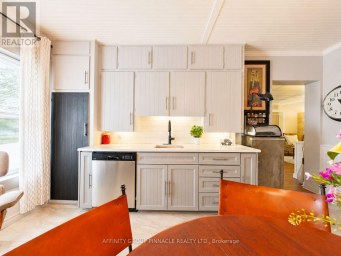 15 PRINCE STREET W Kawartha Lakes (Bobcaygeon) Ontario photo 10