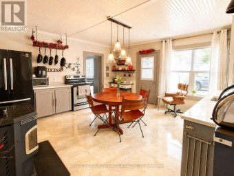15 PRINCE STREET W Kawartha Lakes (Bobcaygeon) Ontario photo 7