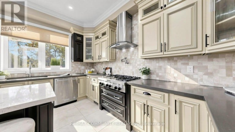 118 HAREWOOD AVENUE, Toronto (Cliffcrest), Ontario, M1M2R5