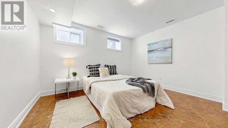 118 HAREWOOD AVENUE, Toronto (Cliffcrest), Ontario, M1M2R5
